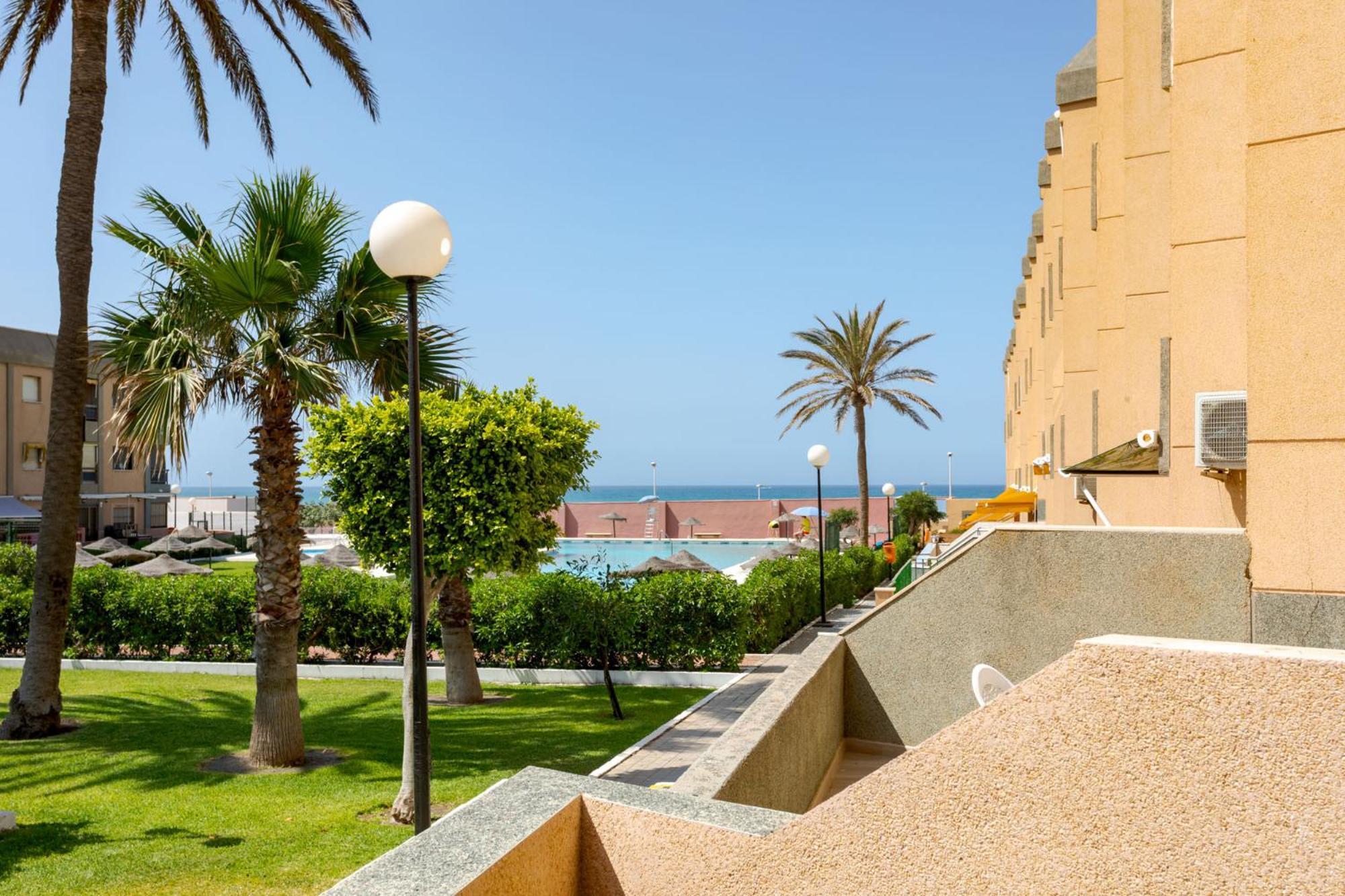 Bajo Primera Linea Playa, Retamar, Cabo De Gata, Wifi 雷塔马尔 外观 照片