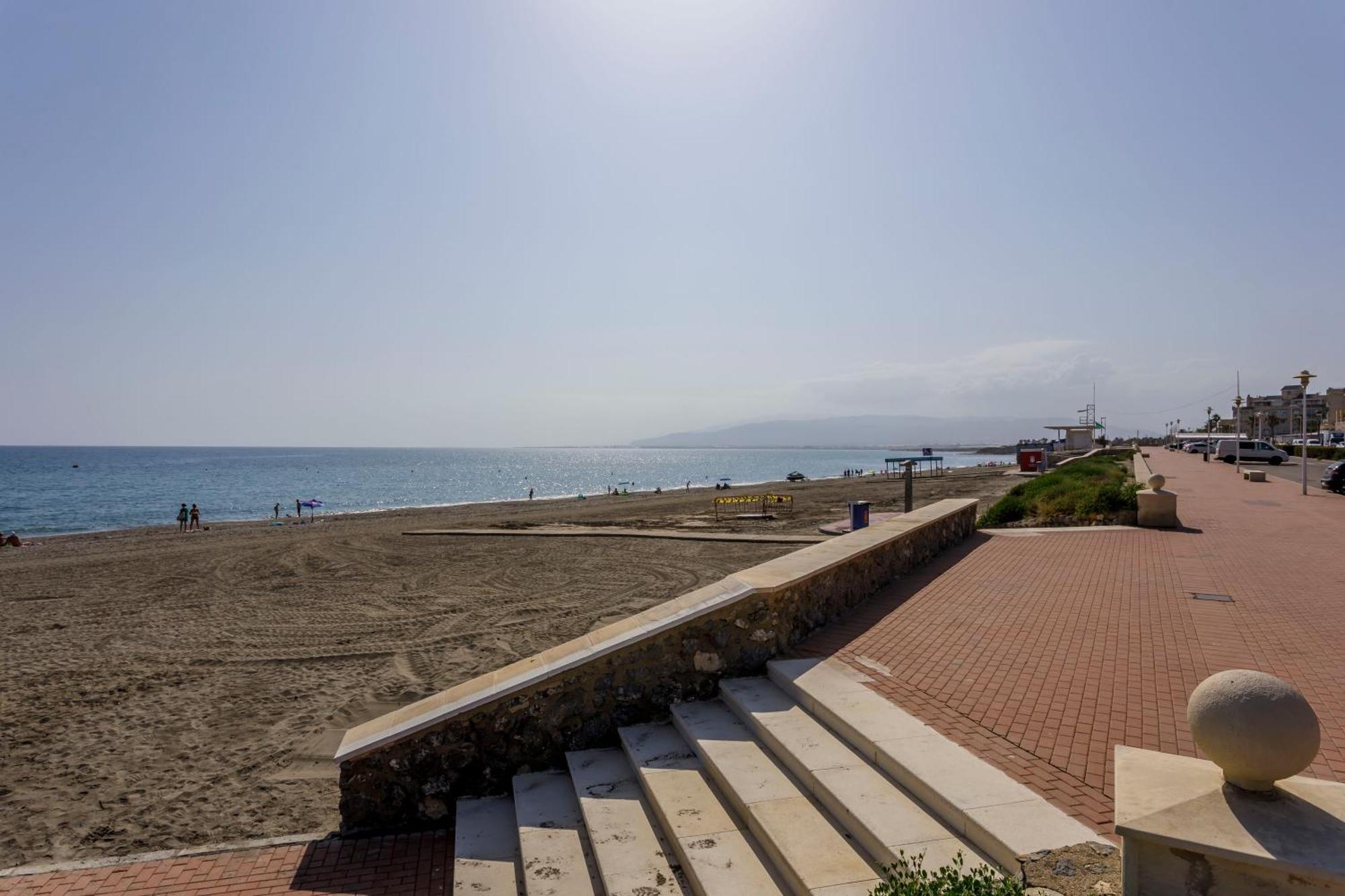 Bajo Primera Linea Playa, Retamar, Cabo De Gata, Wifi 雷塔马尔 外观 照片